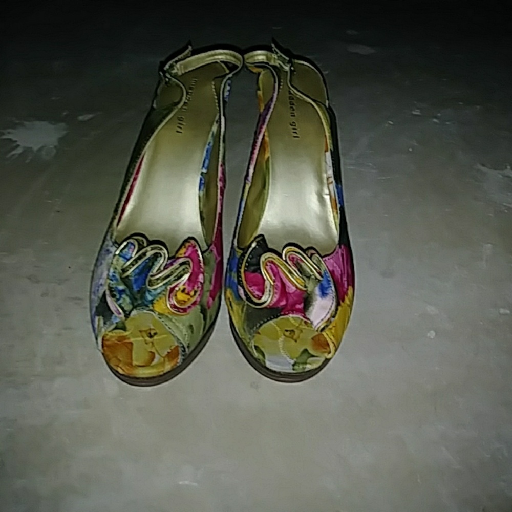 Floral Peep toe platform slingback